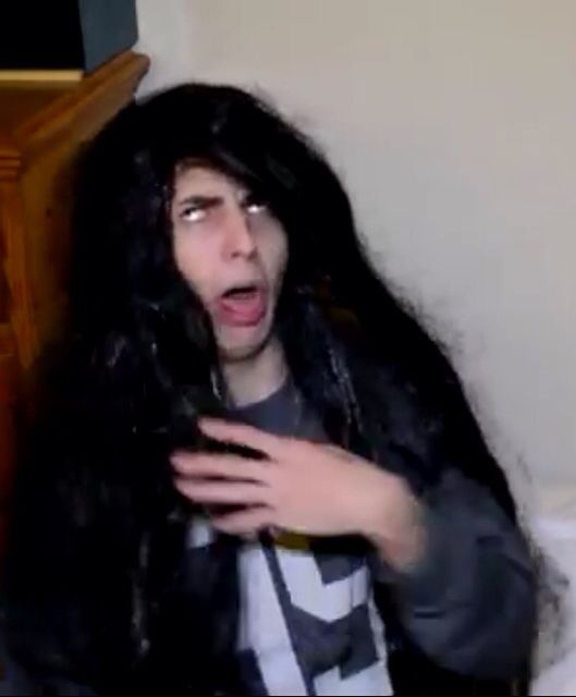 EnacheLarisa024's tweet photo. When @issa follows u but u weren't ready 
#ISSATWAIMZTO3MIL https://t.co/8M3rteAI3A