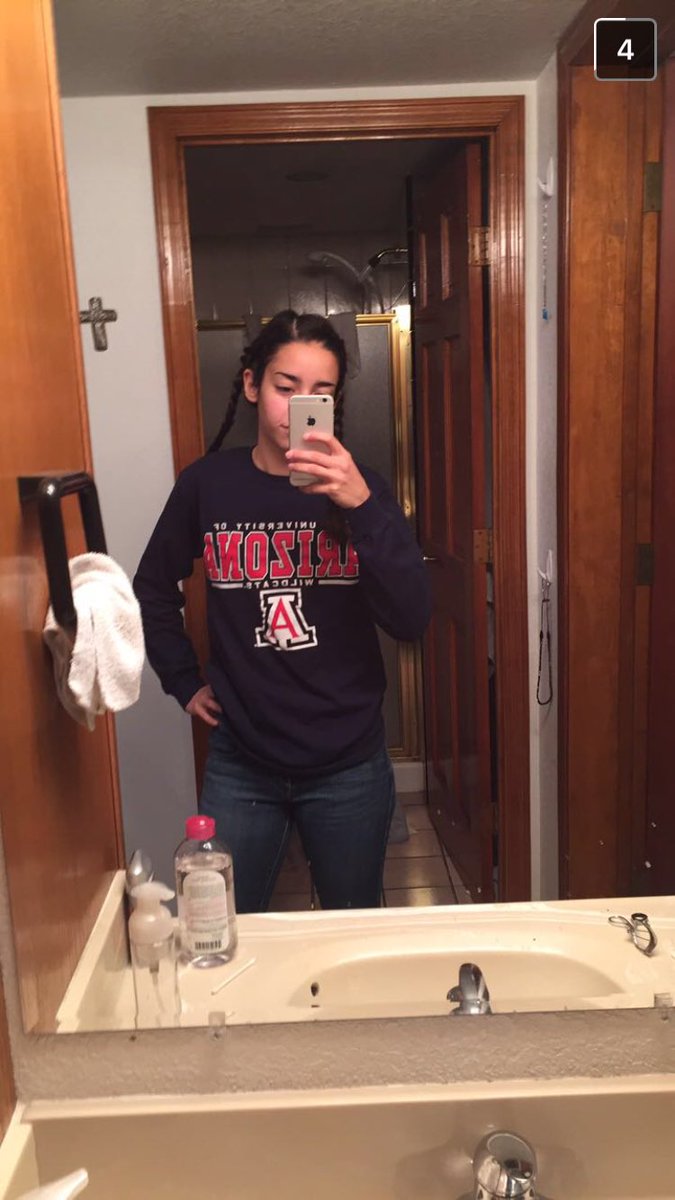 jenichole00's tweet photo. HAPPY BIRTHDAY @pilar_rivera10 🎉🎊 thanks for always being there for me!❤️ have a great day🔥 love ya lots #jilar https://t.co/iqOns31r2Q