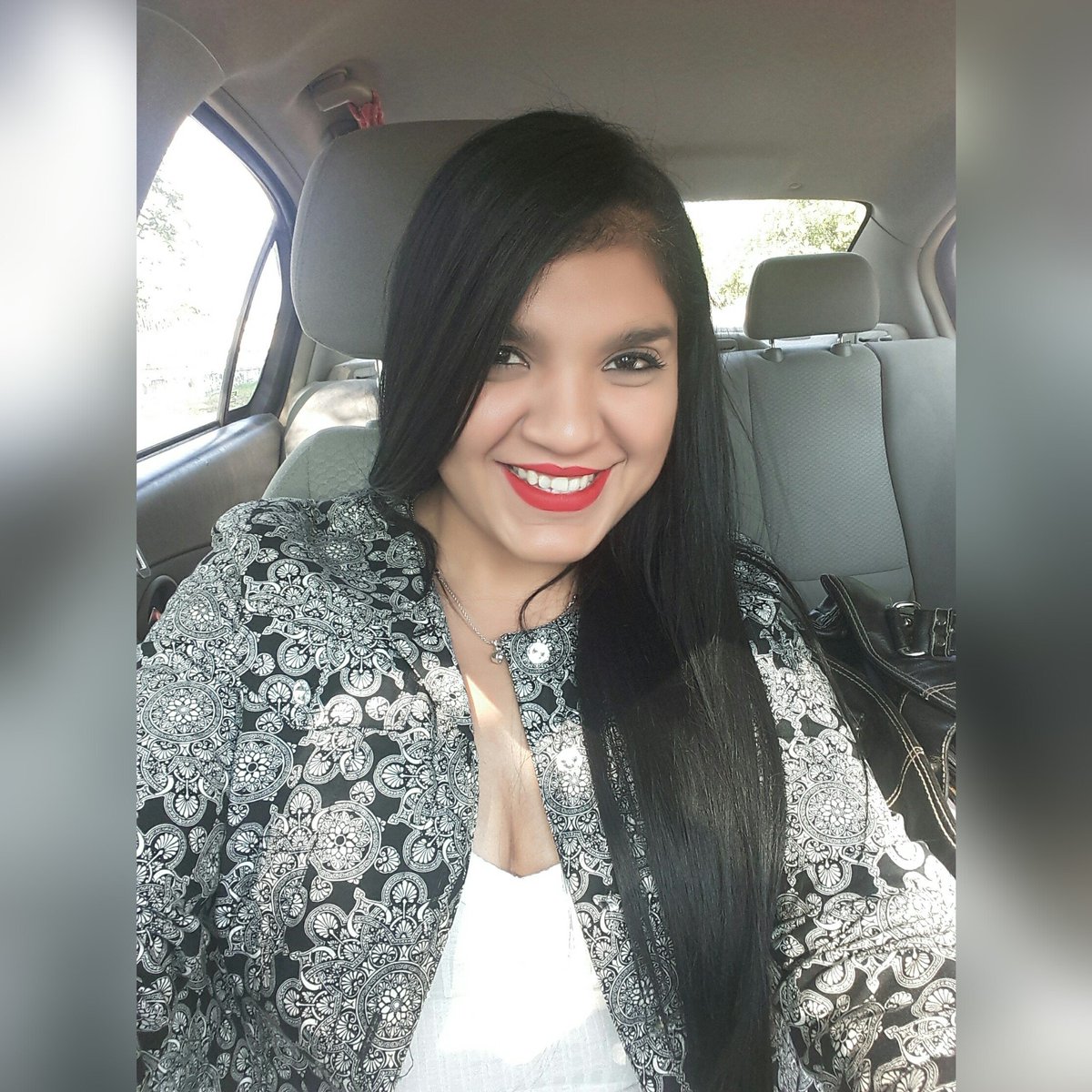 LucyluBecker's tweet photo. #NuevaFotoDePerfil https://t.co/dIPa49PZn7