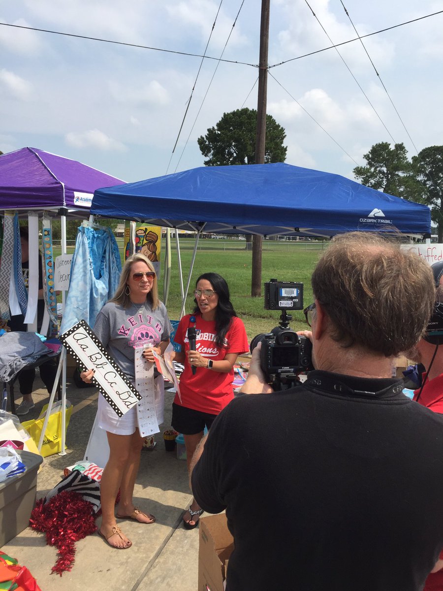 Mark Henry tweet media