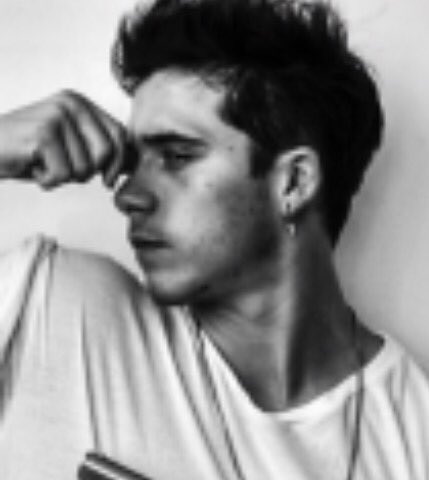 LookAtHisHair's tweet photo. So Brooklyn Beckham's turned.
18 I mean, what am I like?
Cud b Owen Jones love child, can't 👀 him w/Victoria, but David's right up his alley https://t.co/Ov432VdYjF