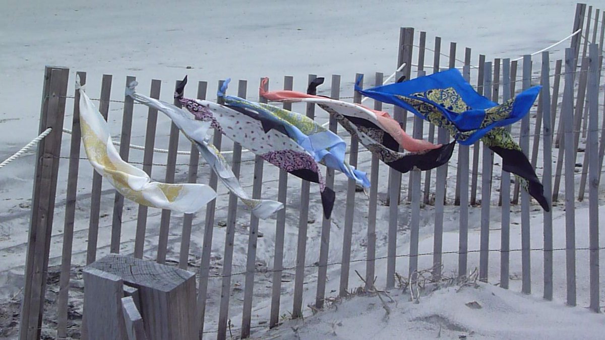 LindaBuschPC's tweet photo. Just beachy..
https://t.co/eEpVI4N4VG
#silkbandannas #lindabuschpc https://t.co/Mb38I9wlV5