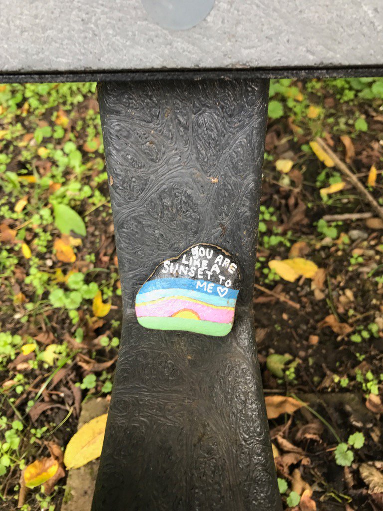 DianeGettys's tweet photo. @RoCkOuRWoRLdArT just found this #HanoverJunction today. From rockets rocks. πππ»#Ifoundone!!πππ» https://t.co/ALwOEKIksR