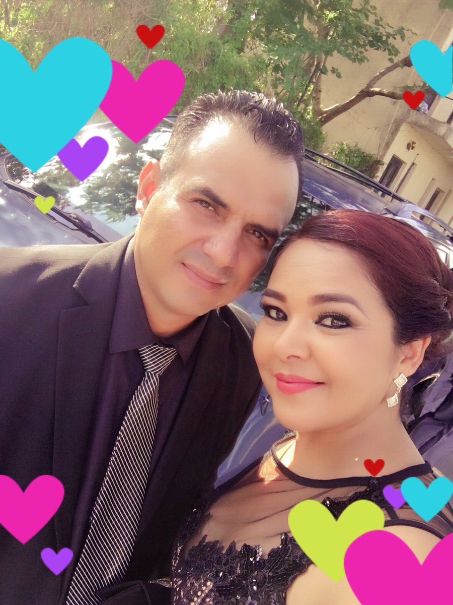 nidiajimenez79's tweet photo. En la mejor fiesta el año!!! 🎉🎉🎉 https://t.co/PgmkDMqMfZ