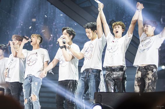 Maria1856L's tweet photo. 2PM's 9th Anniversary #To9etherForeverWith2PM  🖤#2pmforever👑#Foreverwith2PM 🤝 #Hottest #Thanks2PM🖤
4/9 🎆✨9 Years With 2PM 🕑🌟 https://t.co/HtFmiUbxmJ