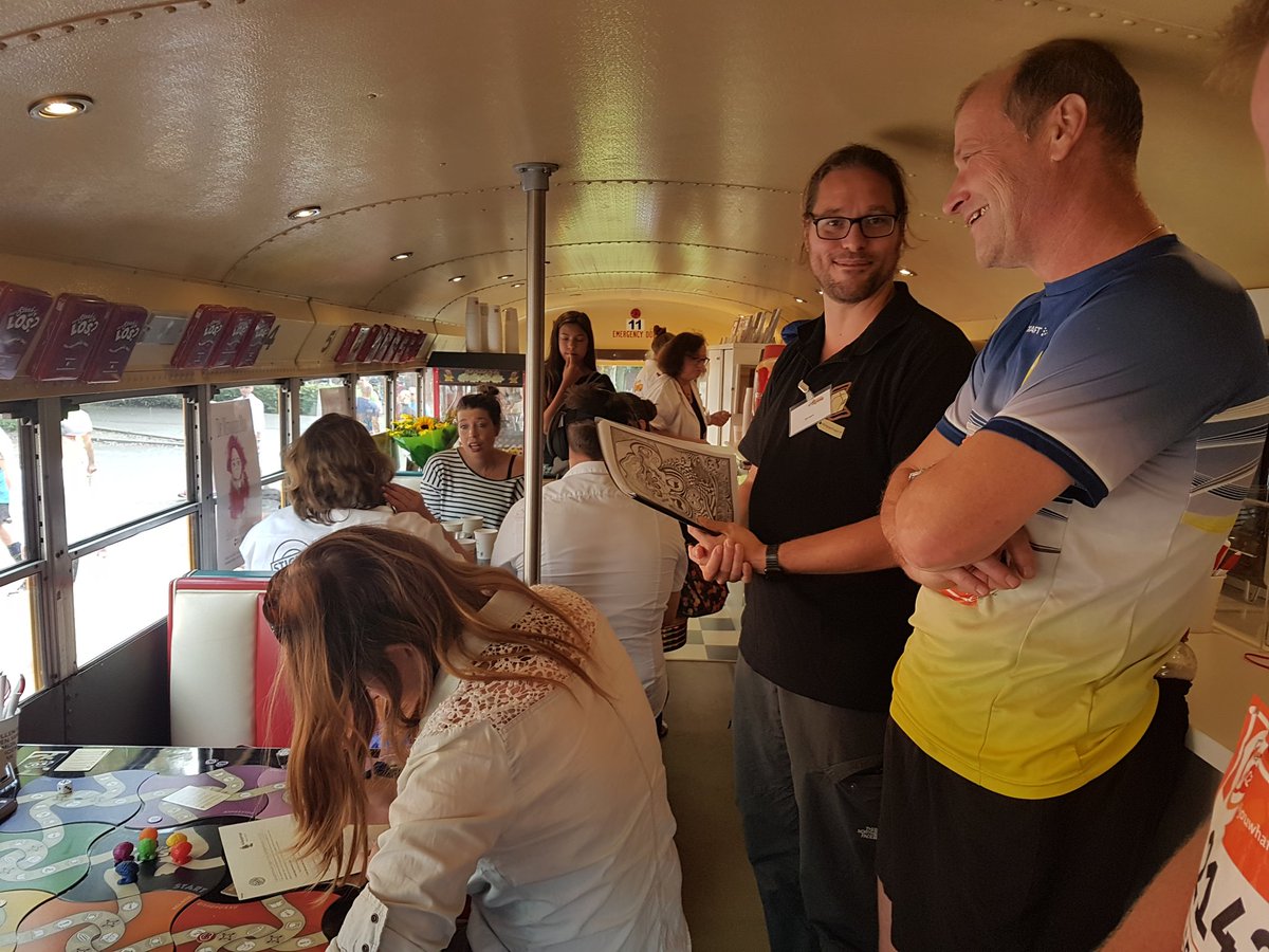 stigmatour's tweet photo. Weer volop interactie &amp; beleving bij @stigmatour met @eensteekjelos &amp; @Verwarrendeman bij @tilburgtenmiles met @ZorgbelangBr &amp; @RIBWBrabant https://t.co/xHSXxKtkPs