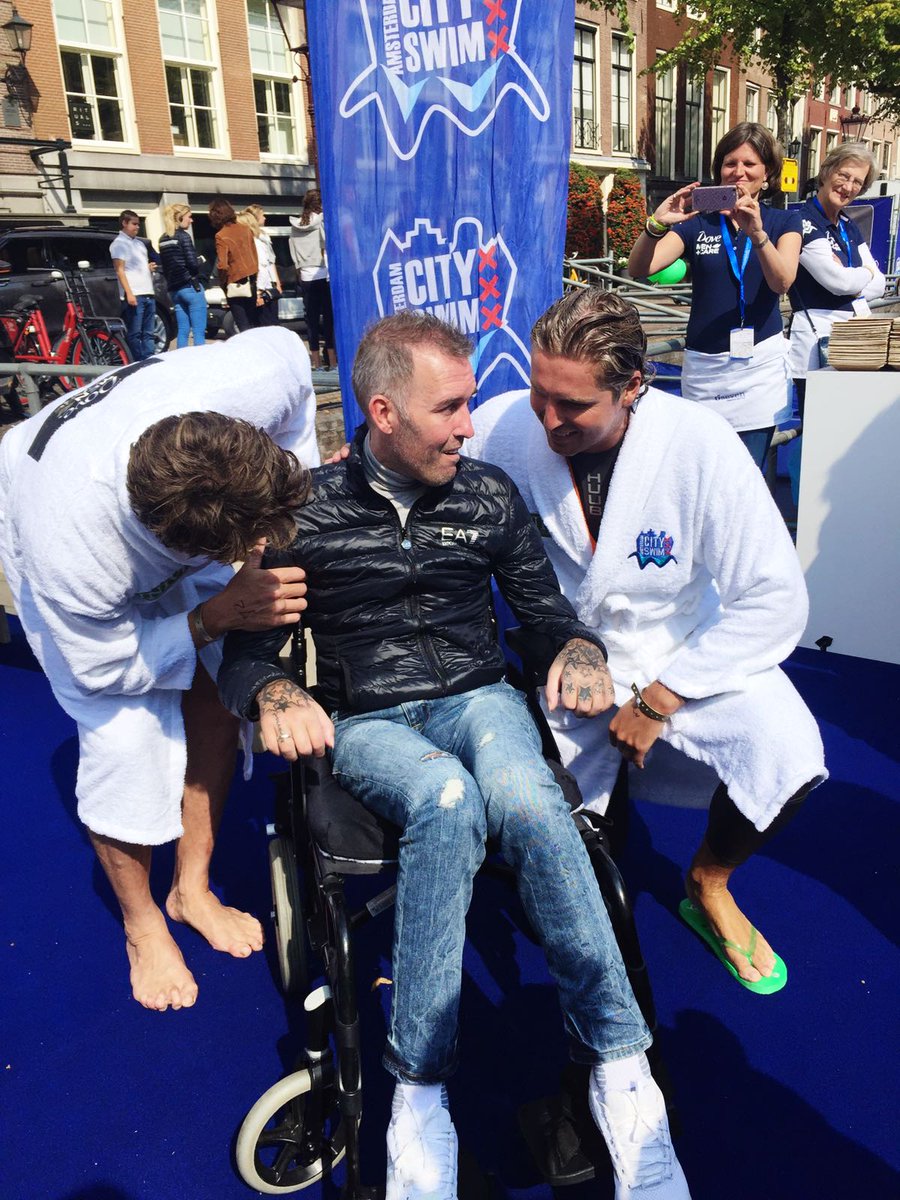 AmsterdamCitySw's tweet photo. #ACS2017 zit er alweer op! Wat een fantastische dag! En wat bijzonder dat Fernando Ricksen vandaag het 1e startschot gaf! Bedankt allemaal!❤ https://t.co/pfGc23priV