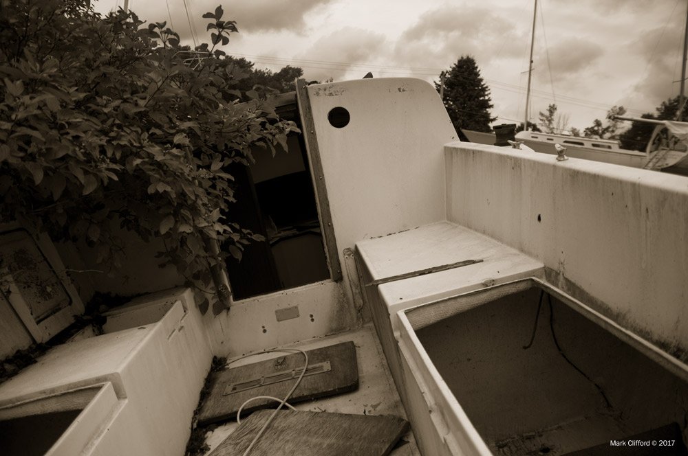 MC_2248's tweet photo. "Forgotten Dreams" abandonned boats- duotone series #simcoecountyON #photography #fineartphotography https://t.co/U3SqDoJFIF
