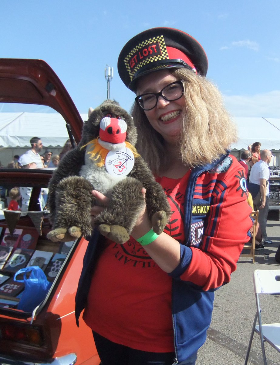 AskLittleAlan's tweet photo. Lots of lovely people shared 'facials' with me @artcarbootfair @FstoneTriennial @BumbleAndEarwig @TurpsBananaMag @akaLadyMuck #SirPeterBlake https://t.co/BGHS8vMuJt