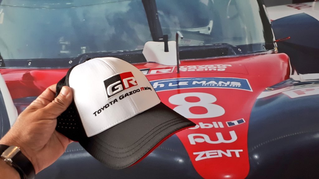AutosyMas's tweet photo. Quien quiere ahora 1 gorra autografiada x el equipo @Toyota_Hybrid ? Si estas en las #6HorasDeMexico da RT y sigue a @AutosyMas @6hrsMexico https://t.co/2oNk5VSddd