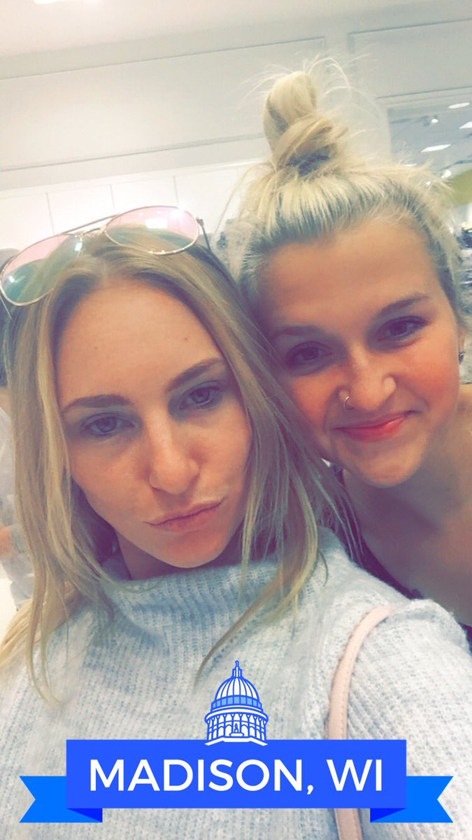 nikitalyn's tweet photo. @JadePekol are you on twitter these days ? Xo https://t.co/SbpkrPA1bx