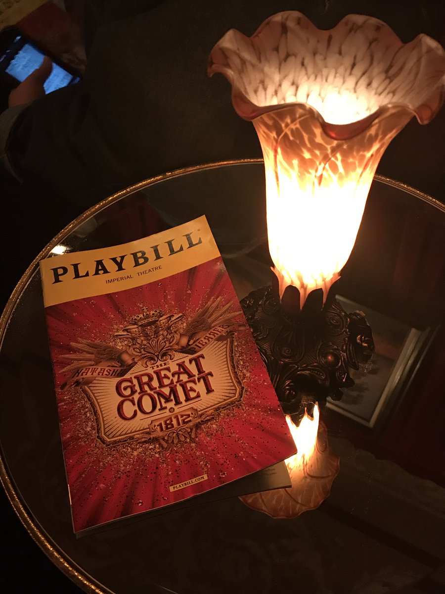 assleydawn's tweet photo. I'm so [not] ready 
#CometClosing 💫 https://t.co/Fn3YrAZiTB