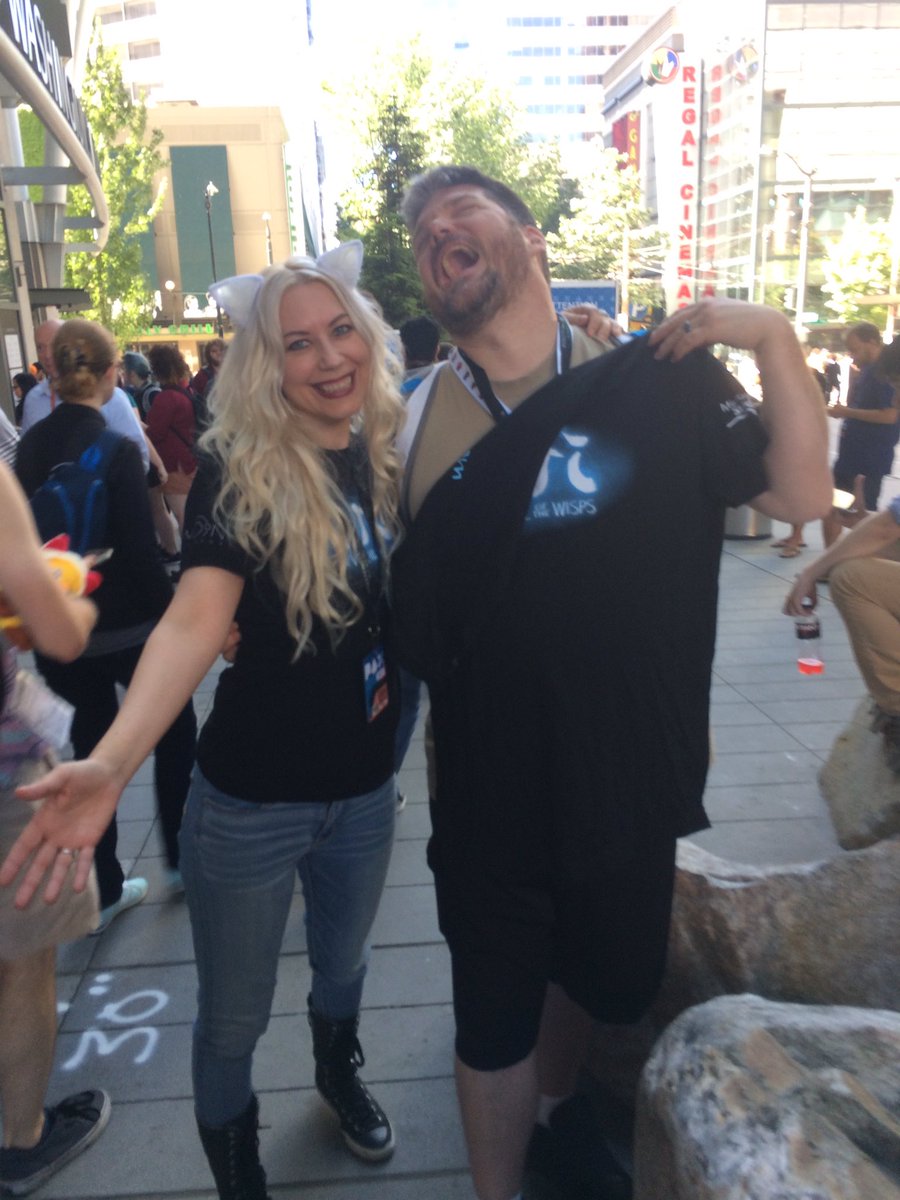 OriTheGame's tweet image. Happy Ori fans at PAX! Retweet for your own chance at an Ori shirt! #OriTheGame #OriGiveaway