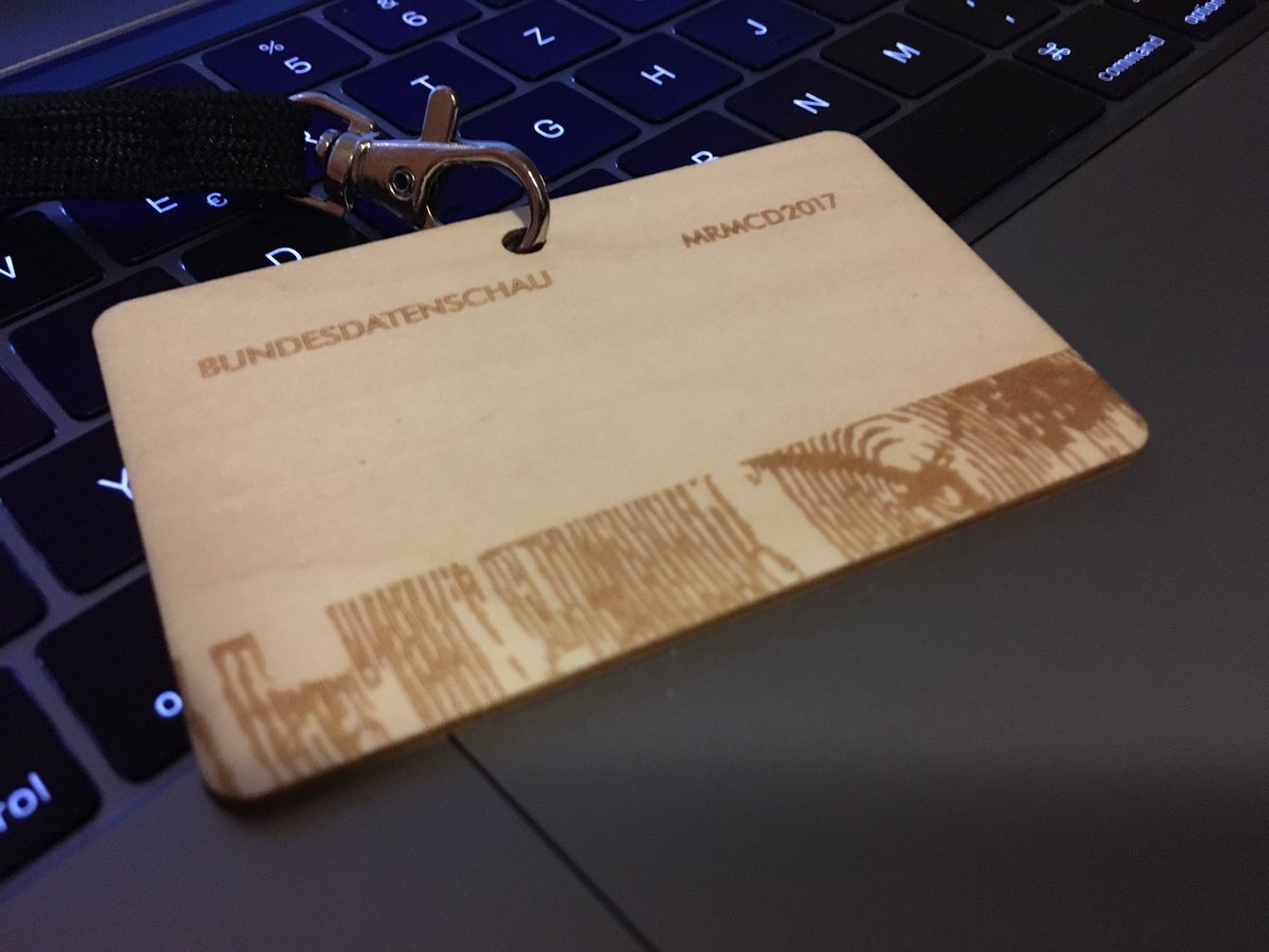 SimonWaldherr's tweet photo. Vielen lieben Dank an die Parkverwaltung, Hobbydärtner und alle anderen Freunde der Datenarbyte für diese schöne #Bundesdatenschau!
#mrmcd17 https://t.co/dBKtwhkCqV