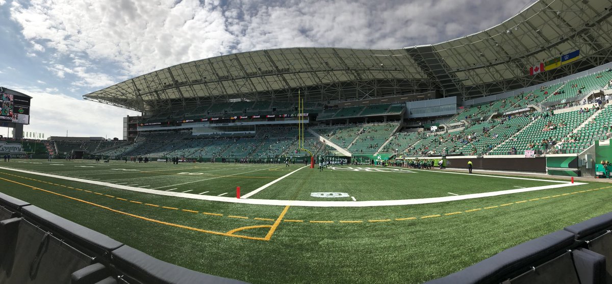 NelsonHackewich's tweet photo. Game day in the nation #riders #RIDERSlive #CFLGameDay #marksfancam https://t.co/3P8bV6P8ah