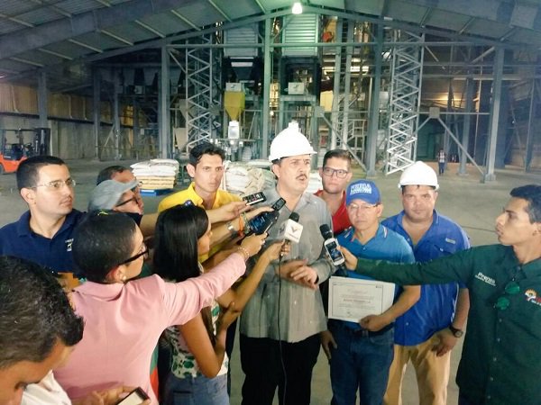 ConElMazoDando's tweet photo. Este año: Fondo Bicentenario ha entregado más de Bs 248 mil millones con Agenda Eco https://t.co/9FoQlaVAhH #30Ago https://t.co/LCF5ls3JJq