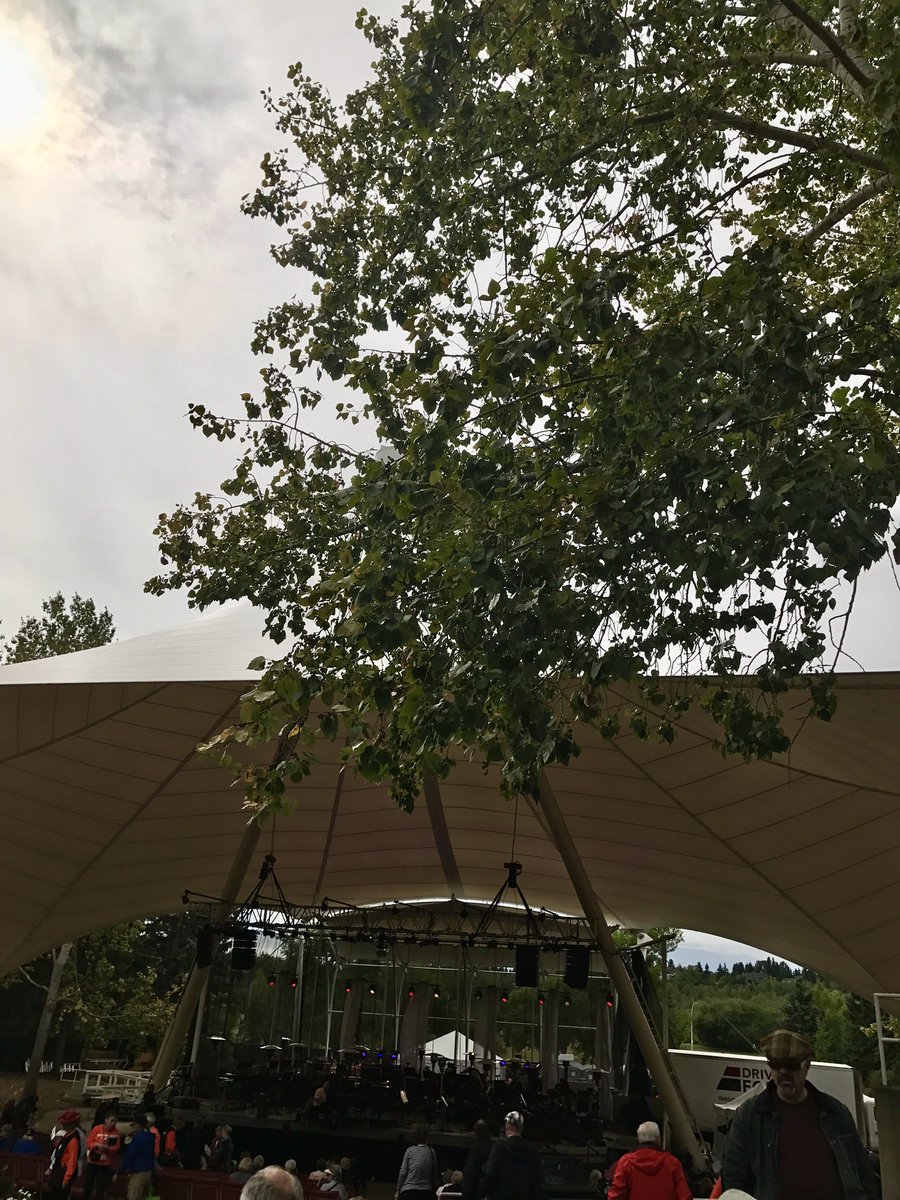 anna_desmarais's tweet photo. It's going to be a beautiful afternoon with @edmsymphony watching the Alberta Rising matinee #atbsuts #atbvip #yeg https://t.co/hupXCFuTa0