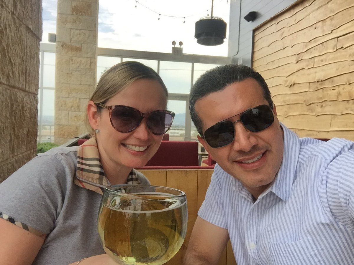 olyabrego's tweet photo. @almarazha Felicidades a mi persona favorita#teamo#happybday https://t.co/81ClAJo0bb
