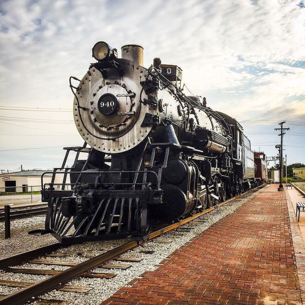 alexisfleisig's tweet photo. Atchinson, Topeka &amp; Santa Fe Railroad, Baldwin #940, 1908
#railroad #train #roadsideamerica #rsa_streetview #ipull… https://t.co/JhAxt07gbV https://t.co/6n76NoN1eC