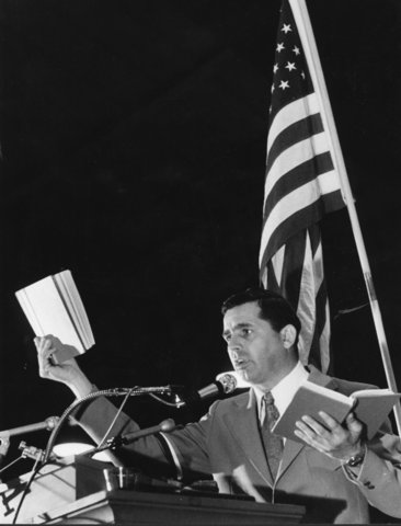 WVHumanities's tweet image. Sept 3, 1974: #Textbookcontroversy led to 20% attendance drop on first day of school in Kanawha County wvencyclopedia.org/articles/1105