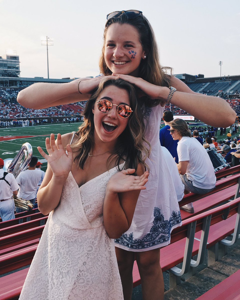SMUDeltaGamma's tweet photo. saturday's are for the stangs!! 🏈 #beaDG https://t.co/5zrWLOYUZj