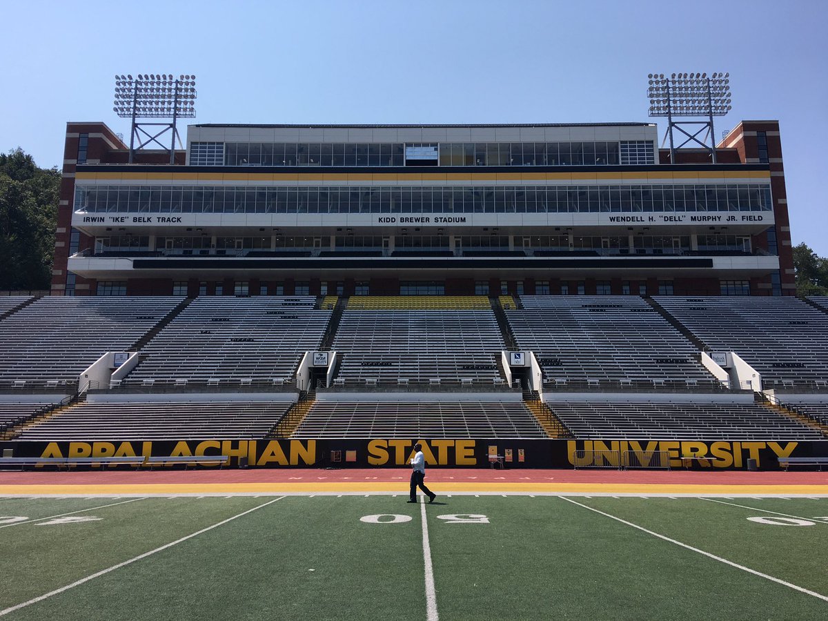 HeritageHS_Band's tweet photo. The next time on this field will be with 90 of the best kids Heritage HS has to offer! #MarchingHuskies #October28 #competition https://t.co/OHd7wv5nh6