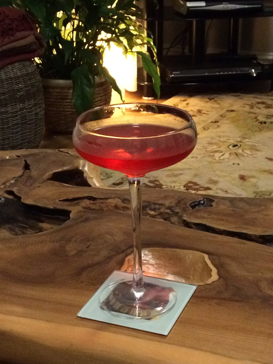 ClassCocktails's tweet photo. A treat to myself this evening #gincocktail #flamingo #classcocktails #eveningtreat #toptipple #cheers https://t.co/Sw9gb3i5tK