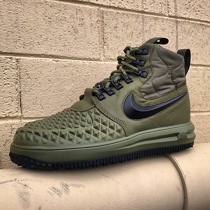 roadrunnerlegs's tweet photo. #NewArrival #Mens #Nike #LF1 #Duckboot #17 is available 9/8/17! #citygear #citygearstyle #cgkicks #nicekicks #kicks #kicksonfire https://t.co/3w1UpH0wIE