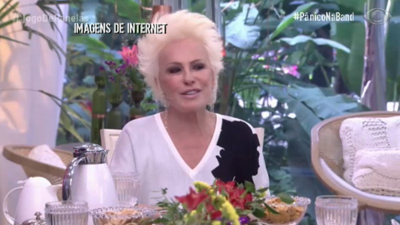 programapanico's tweet image. Vocês acham que a Ana Maria Braga bate bem da cabeça mesmo? Ela tá há mais de 20 anos CONVERSANDO COM UM PAPAGAIO! #PanicoNaBand
