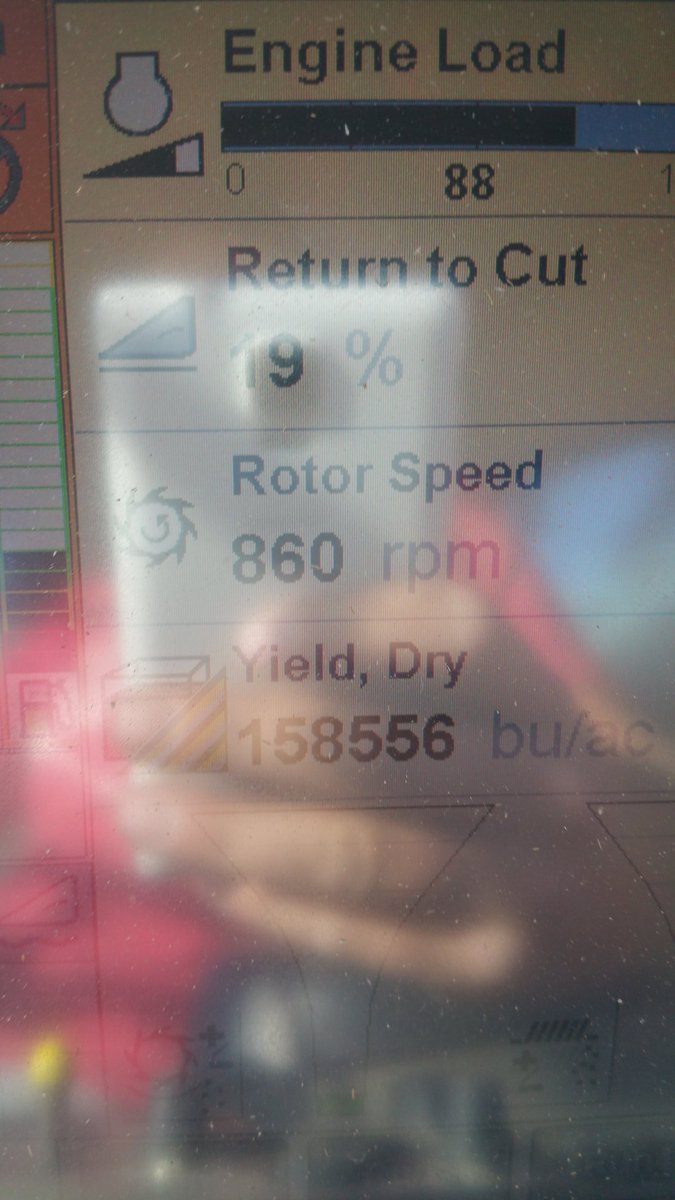 danielcborgen's tweet photo. @borgen10  Wayner sure knows how to grow some wheat! #harvest17 https://t.co/Kfik5RtjOM