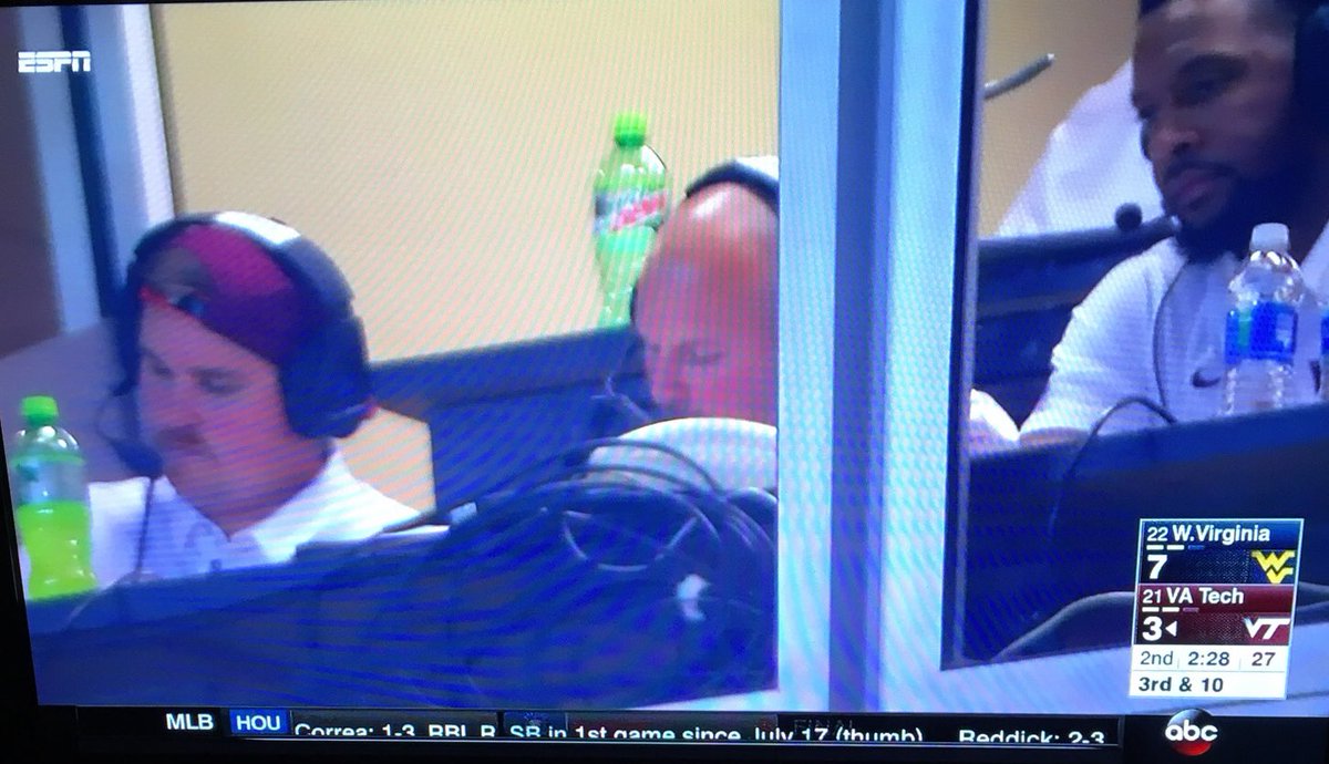 RedshirtsFFL's tweet photo. Live shot of @mikebangtson prepping for tonight's @RedshirtsFFL draft courtesy of @ESPNCFB https://t.co/k3gghz1NlN