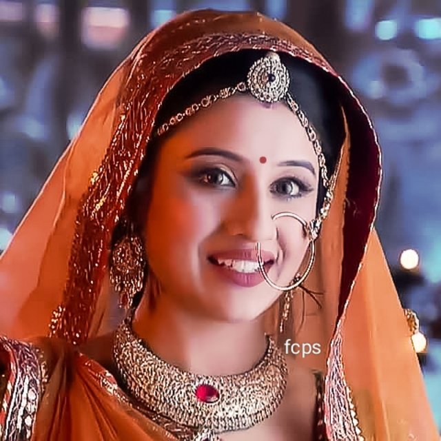 FcParidhiSharma tweet picture