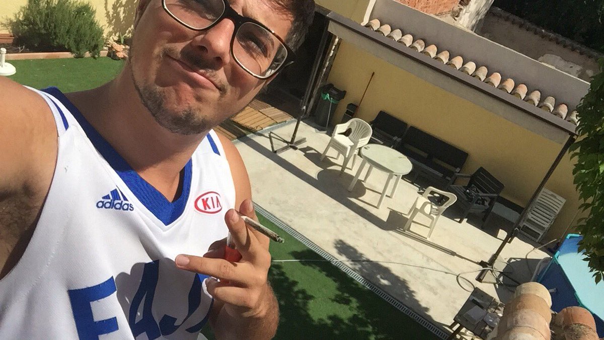 Peke_Royale tweet media