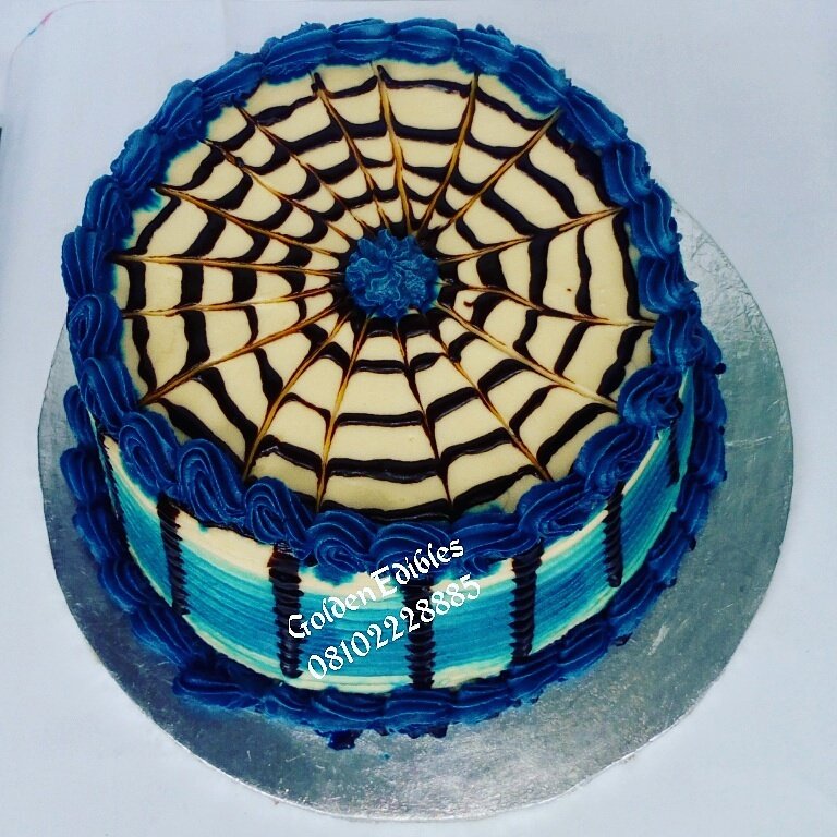 GoldenEdibles's tweet photo. Buttercream goodness with chocolate drip https://t.co/yuKxzsRT5Z