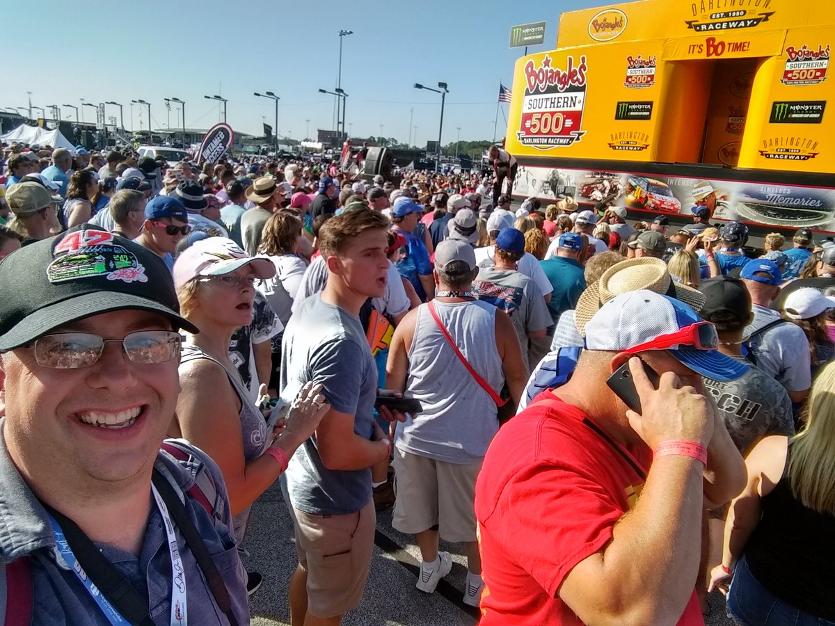 bighomerfan's tweet photo. Let's do this #DriverIntros #NASCARThrowback @TooToughToTame https://t.co/i58VNTmraG