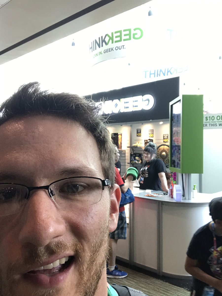 FewChaBoi's tweet photo. @thinkgeek #ThinkGeekPax https://t.co/CHs9QN5LzA
