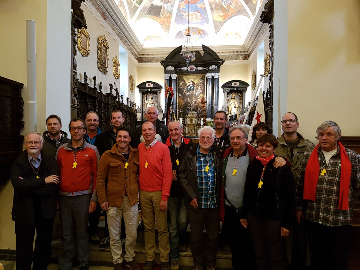 StRhemyEnBosses's tweet photo. 20 anni di Via Francigena tra Aosta e Martigny. Colle del Gran San Bernardo 2 settembre 2017 https://t.co/3T06ZSWnpe