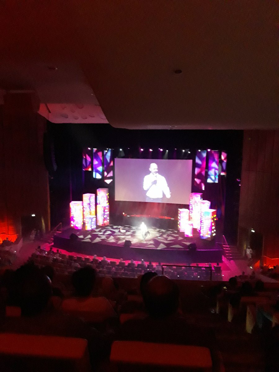 Habibi_theOne's tweet photo. Awesome night at #DohaComedy #Qsf2017 https://t.co/sviJOUY2ms