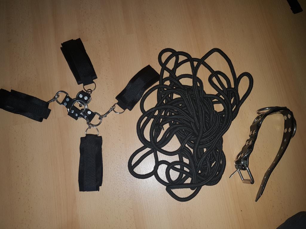 fextish's tweet image. Pack bondage zpr.io/PQf3J #fextish