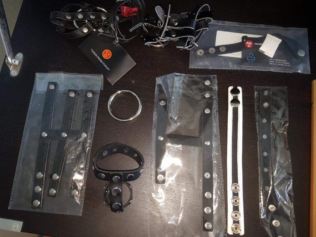 fextish's tweet image. Lot de cockrings en cuir zpr.io/PQf3k #fextish