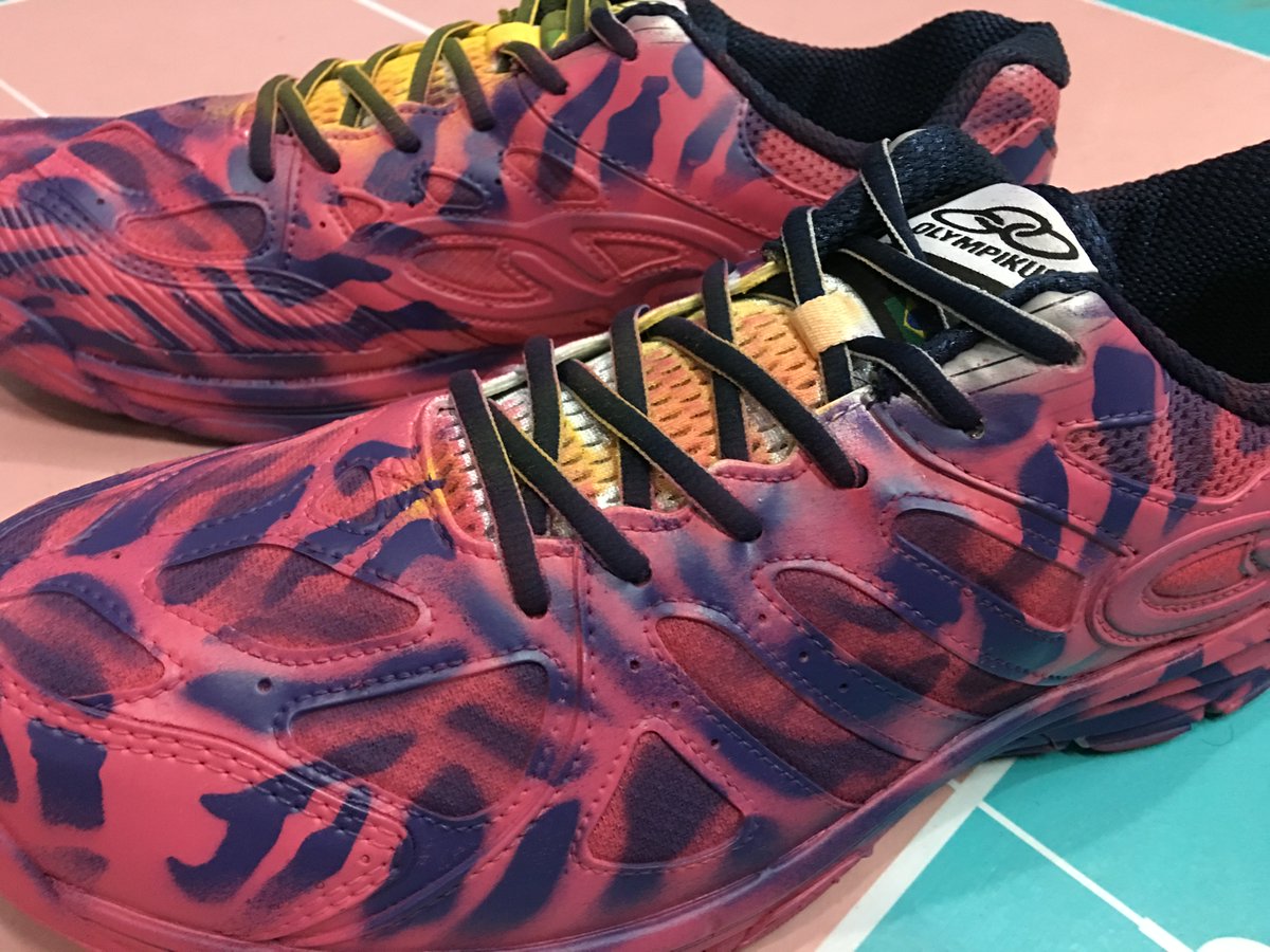 somosvoley_web's tweet photo. [SORTEO] Faltan pocos días para que estas zapatillas tengan dueño ¡Participa siguiendo a @OlympikusArg, a nosotros y dándole RT a este twit! https://t.co/7R0ATl00YV