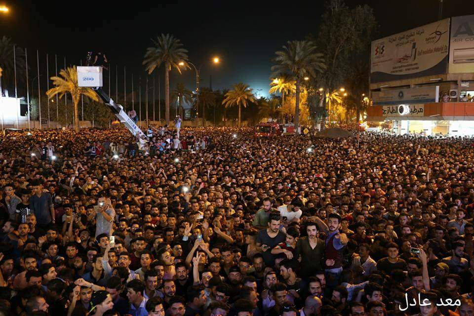 a_hamlet's tweet photo. تحيه لكل شخص ماراح للمول وكاعد بيته وساكت .. اذا مارحت حط لايك وكول شنو السبب ؟ https://t.co/FR0Q4yx5WO