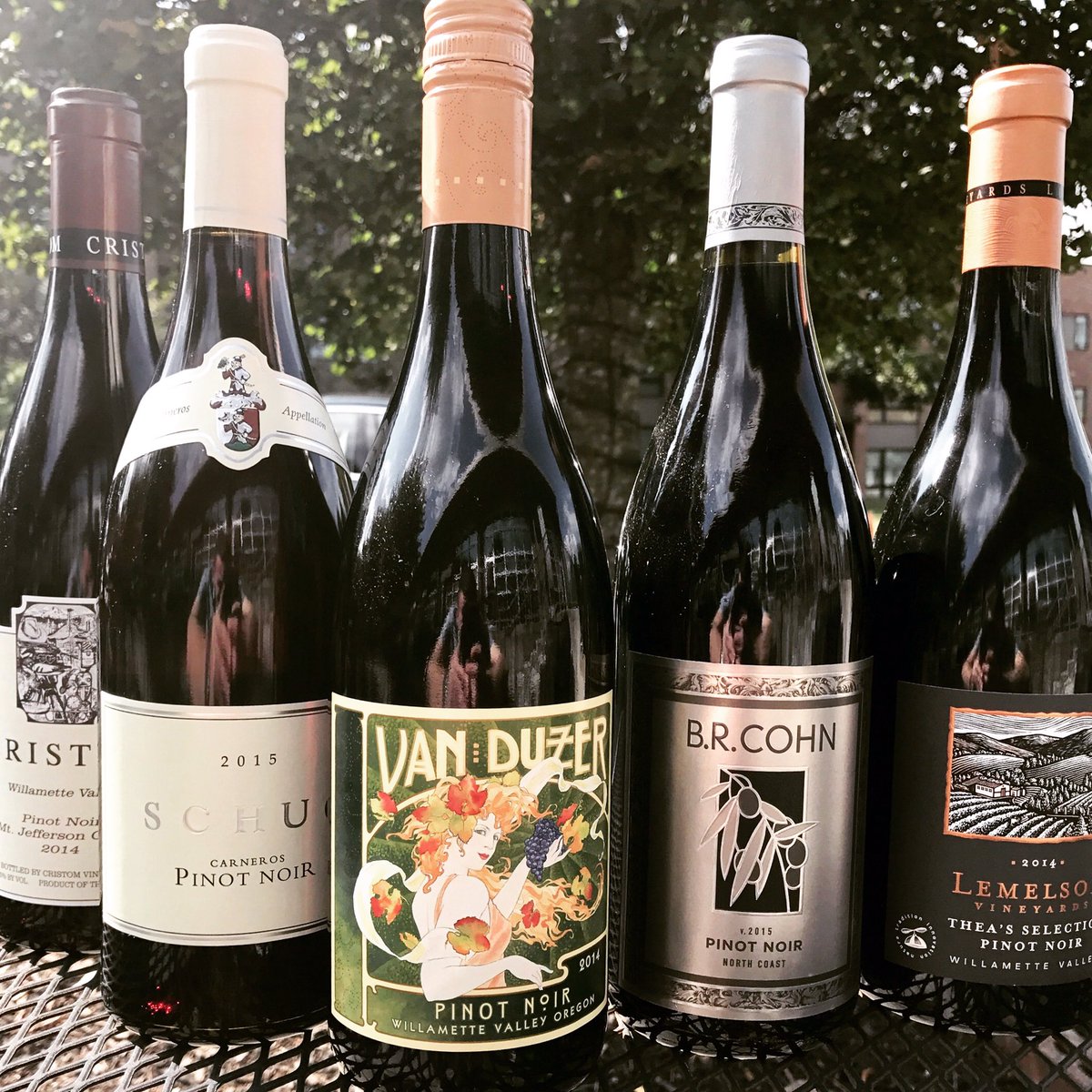 SerpasATL's tweet photo. How about a beautiful bottle of Pinot Noir on this outstanding Sunday evening?
#pinotnoir #wine #atlchef #nolastyle #weloveatl #atlfoodie https://t.co/tnKB220mfb