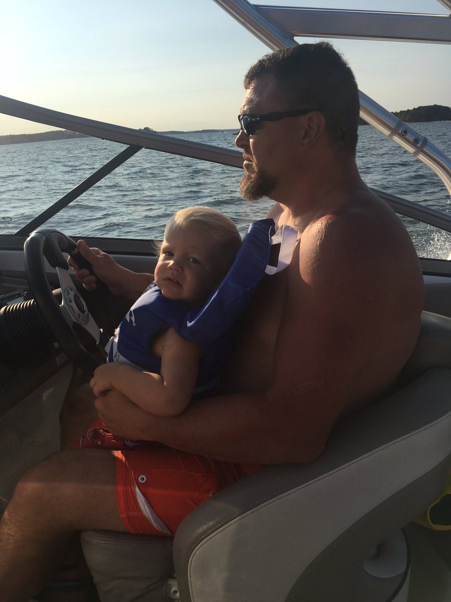 BrantleyMelanie's tweet photo. @BobbyBrantley If you're lucky enough to be at the lake, you're lucky enough. #beingbrantley https://t.co/jQYEb6vSDO