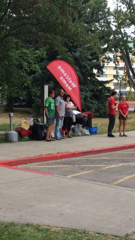 UCalgary's tweet photo. It's move-in day over in residence - welcome! @UCalgaryRes #UCalgaryResMoveInDay
#moveinday2017 https://t.co/KGBEzw1BG2