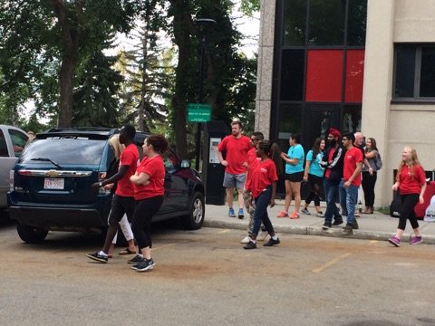 UCalgary's tweet photo. It's move-in day over in residence - welcome! @UCalgaryRes #UCalgaryResMoveInDay
#moveinday2017 https://t.co/KGBEzw1BG2