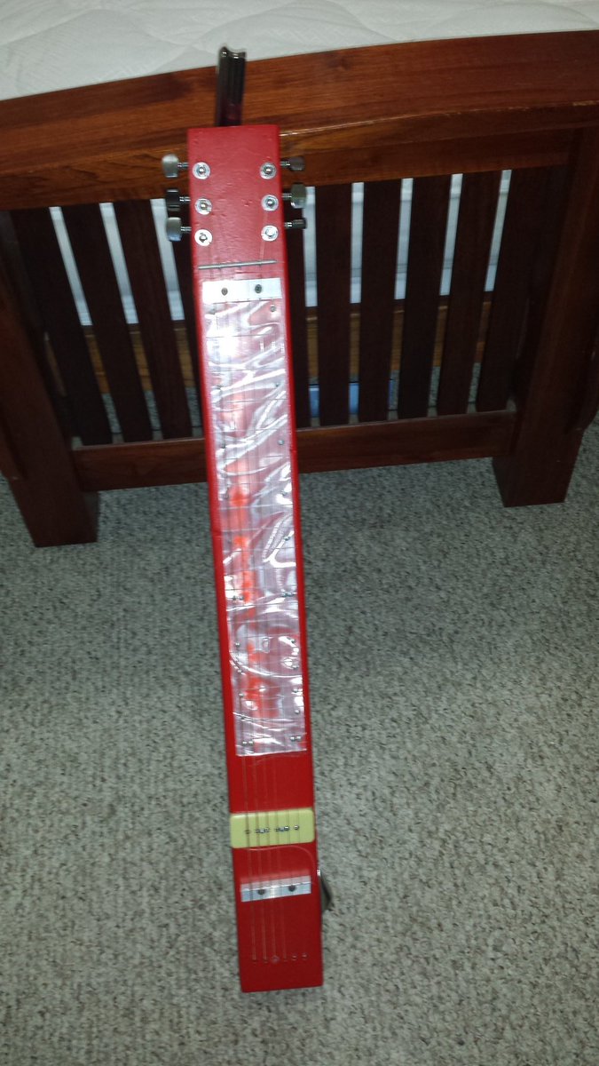 ECigarBoxGuitar's tweet photo. New pearloid 2x4 lap steel. #cbgitty.com https://t.co/yzygQgp6mS