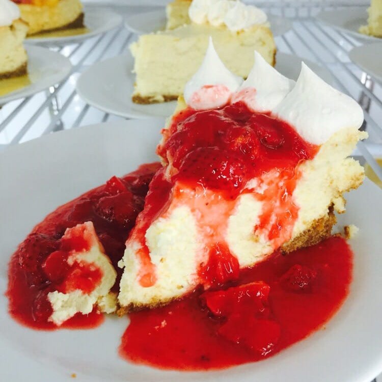 BertolonesAL's tweet image. This tastes as good as a 3-day weekend feels. #LessLabor #MoreDessert