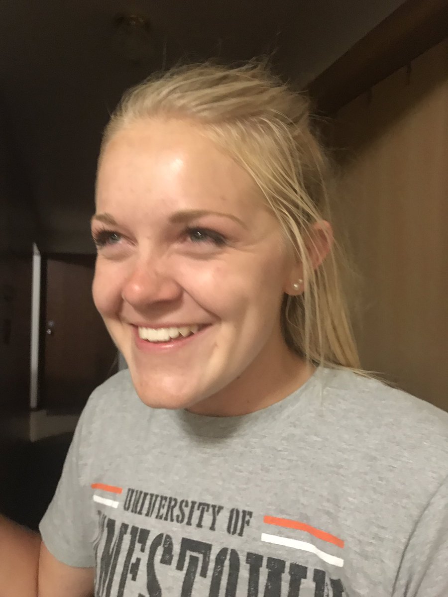 WhyEmilyCries's tweet image. Because she sang @JWendorff19 a goodnight song