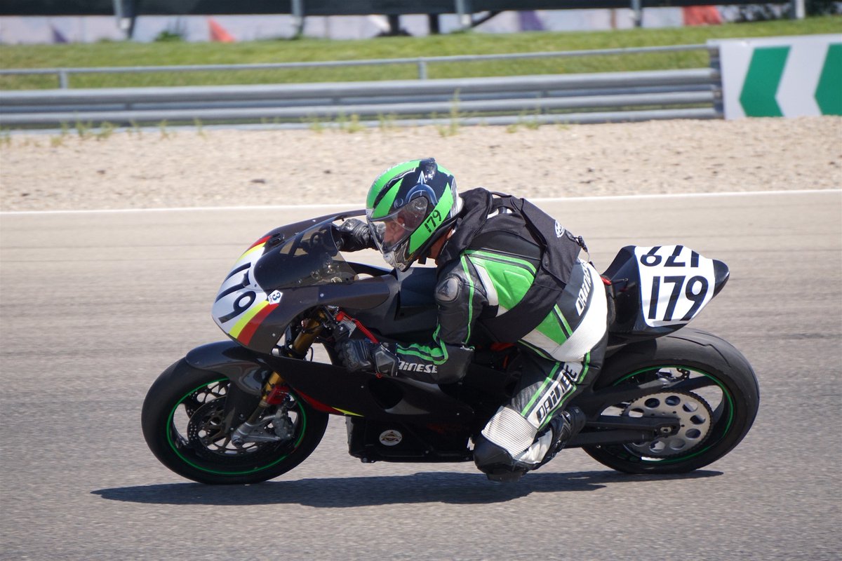 HWoodElectrics's tweet photo. Congrats to all the hard charging Electric #Motorcycle Racers in #AHRMA's #eMotoRacing at @UtahMotorsports' #BonnevilleVintageGP Weekend! https://t.co/TBg6dzbMLP